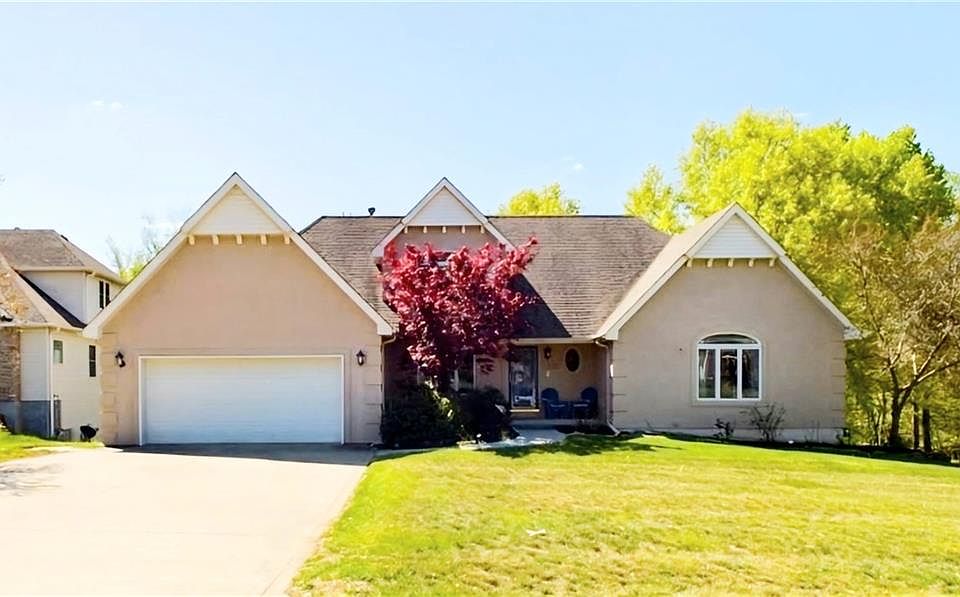 1st image of 522 Edgewood Dr