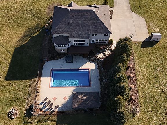 3rd image of 1617 Charolais St NW