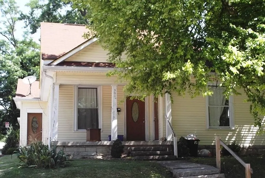 4 bed, $4,200 — Photo 1
