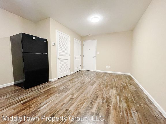 5th image of 1125 S Walnut St #10955049