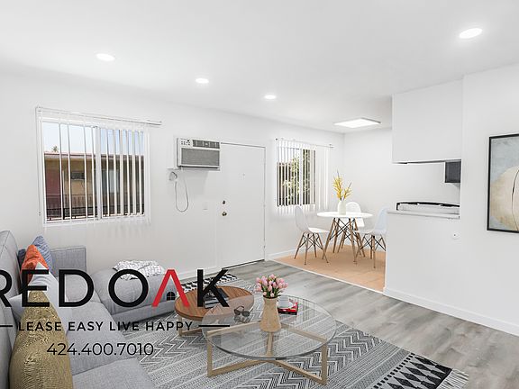5th image of 8204 1/2 Langdon Ave #20