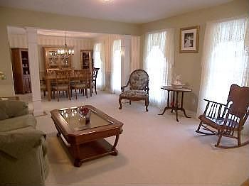 5th image of 490 River Glen Dr