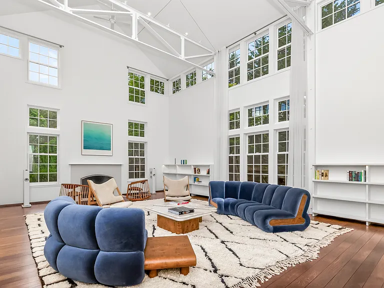 53 Bay Ave — Photo 14