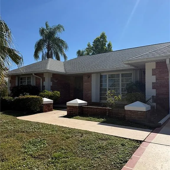 154 SE Selva Ct — Photo 3