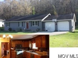 313 Oak Acres Cir, Washington, WV 26181