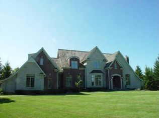 150 N Wynstone Dr, North Barrington, IL