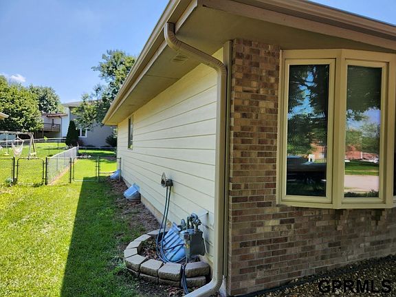 3rd image of 5606 S 31st St