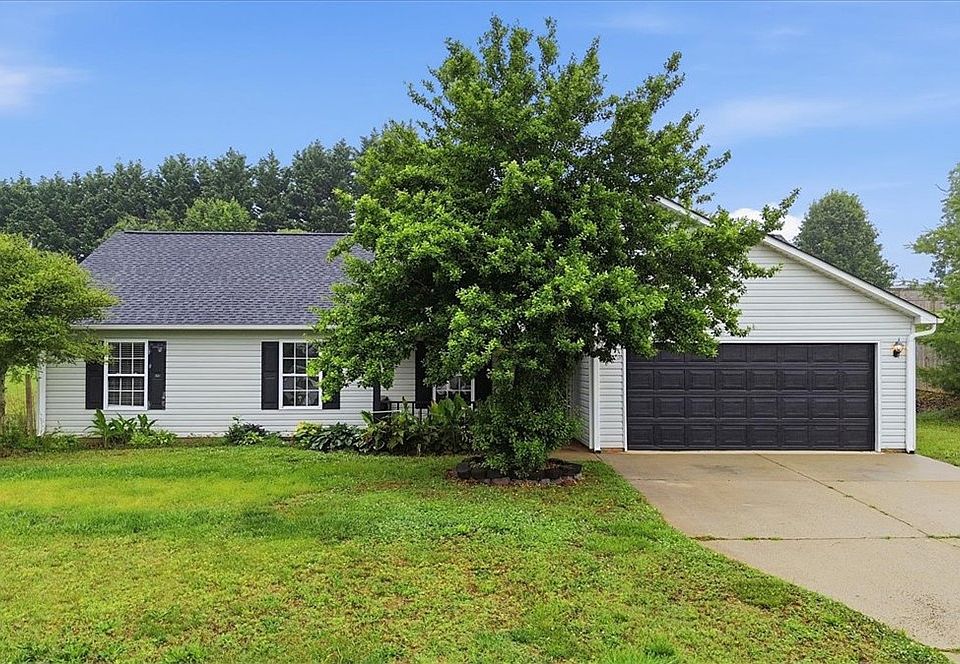 1st image of 108 Blackbird Ln