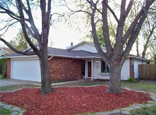 612 Springwood Ln, Norman, OK 73072