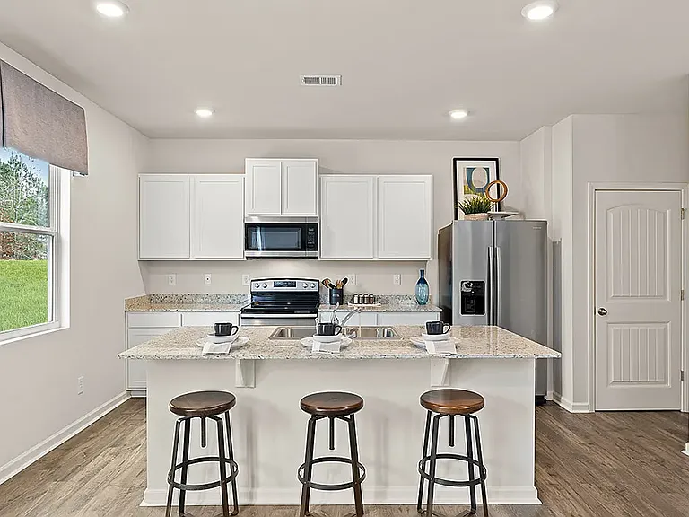 70 Oakwood Dr — Photo 15