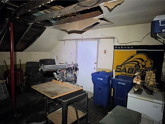 5th image of 47 Utica St