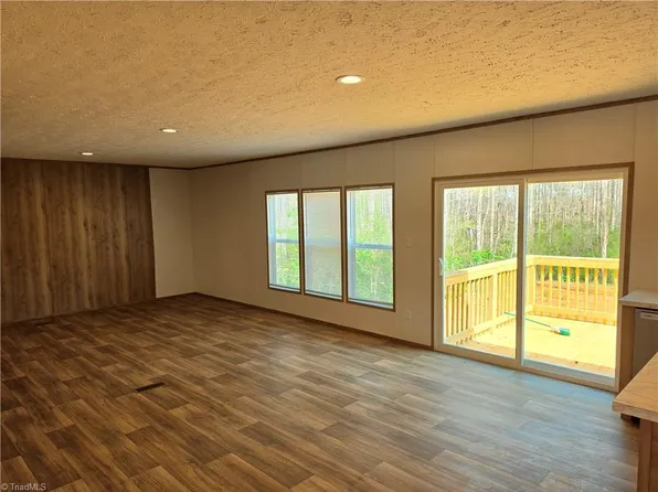196 Briar Creek Ests, Thomasville, NC 27360