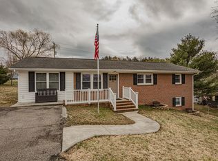 809 McCorkle Dr, Lexington, VA 24450