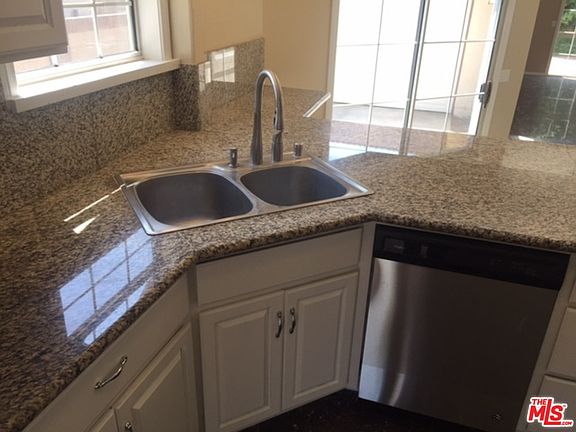 4th image of 5953 Lorelei Ave