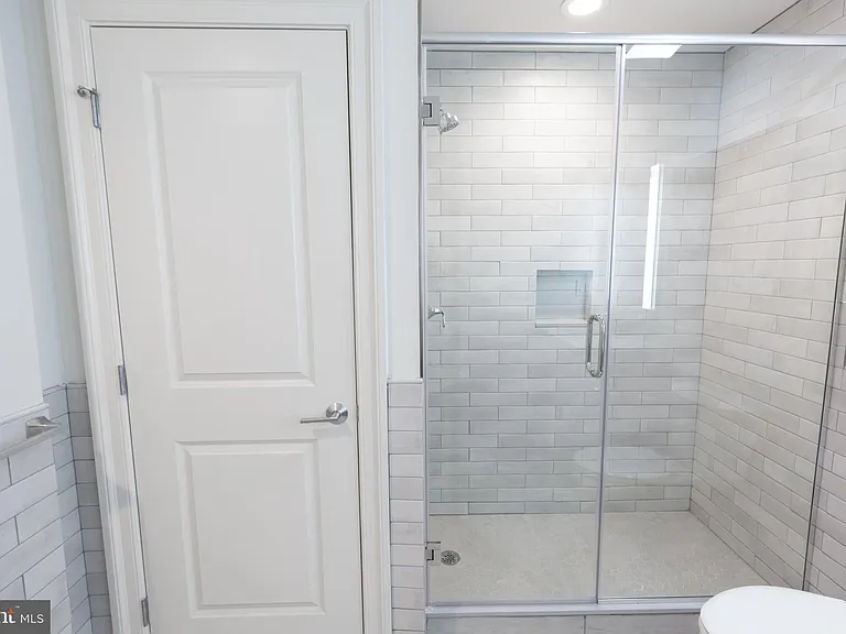 1411-6 Walnut St #211 — Photo 11