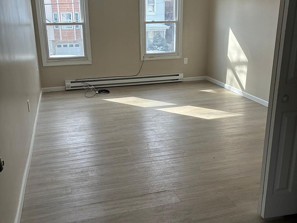 1st image of 215 Marshall St #2