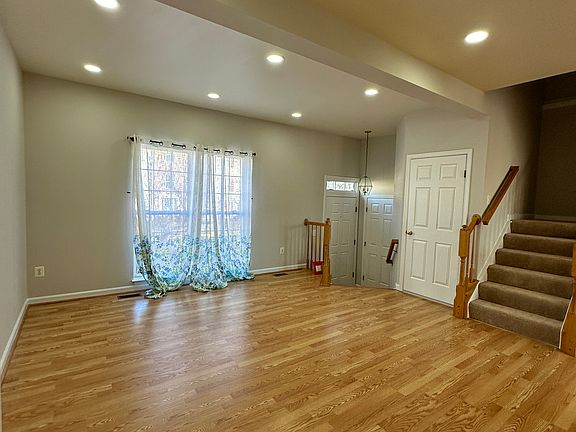 5th image of 43235 Brookford Sq