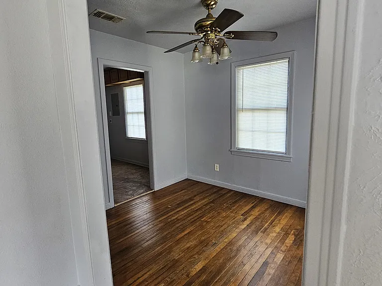 5616 Thomas Ln — Photo 21