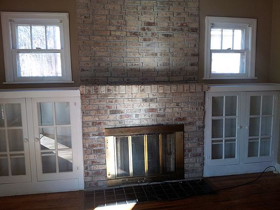 3rd image of 2328 S Claremont Ave