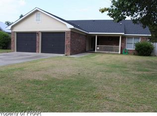 4217 Donegal Dr, Hope Mills, NC 28348