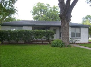 6200 Walnut Dr, Fort Worth, TX 76114