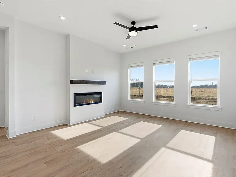 2311 Longfellow Dr — Photo 27