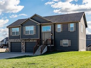 19971 W 220th Ter, Spring Hill, KS 66083