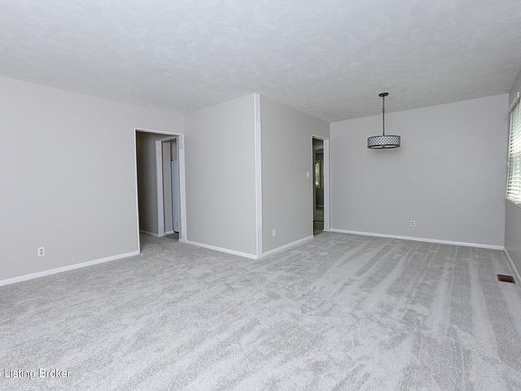 5th image of 3553 Terrier Ln