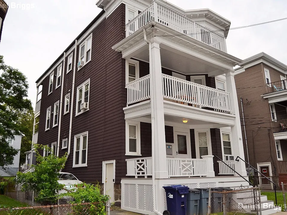 33 Fairbanks St #1