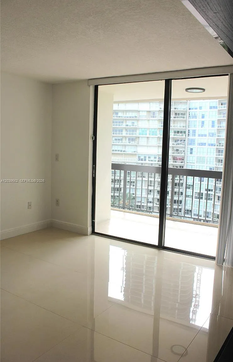 Brickell Bay Club Condo — Photo 2