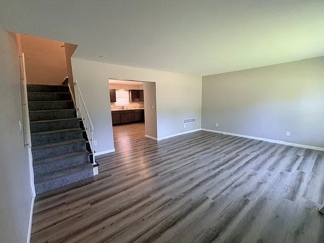 4502 S Park Dr — Photo 2