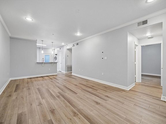 5th image of 3501 Chenevert St APT 7