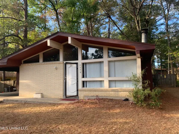 1550 Wood Glen Dr, Jackson, MS 39204