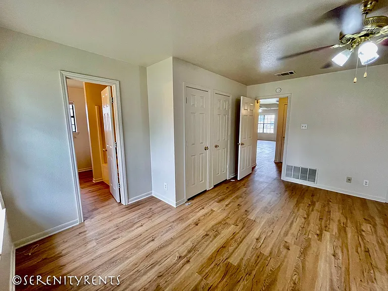 5209 Morning Glen Ln #B — Photo 12