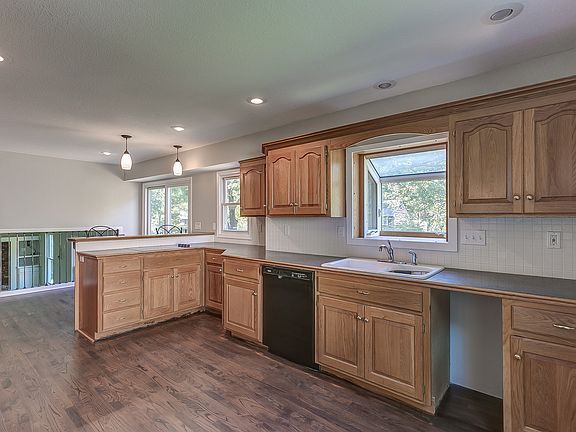 4th image of 9986 Ballentine Dr