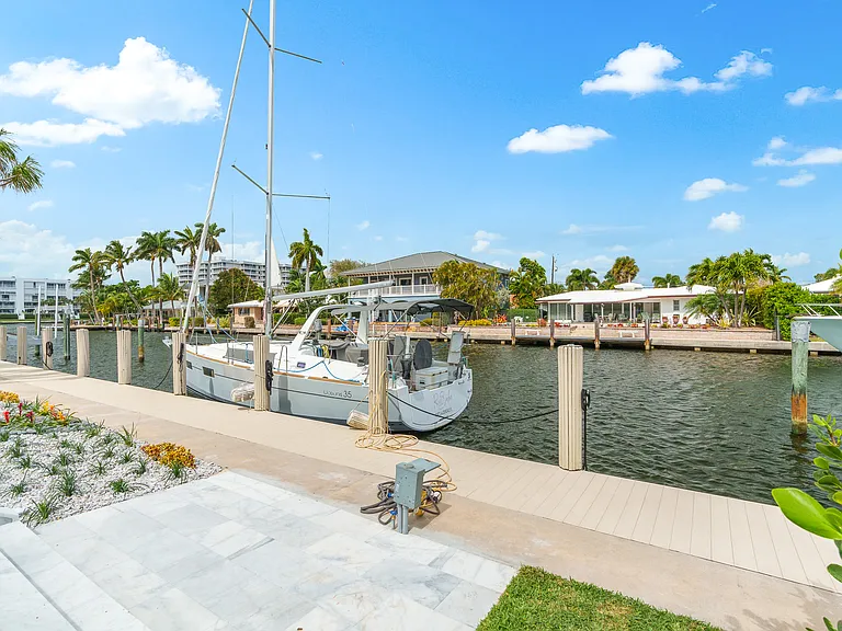 273 Tropic Dr — Photo 14