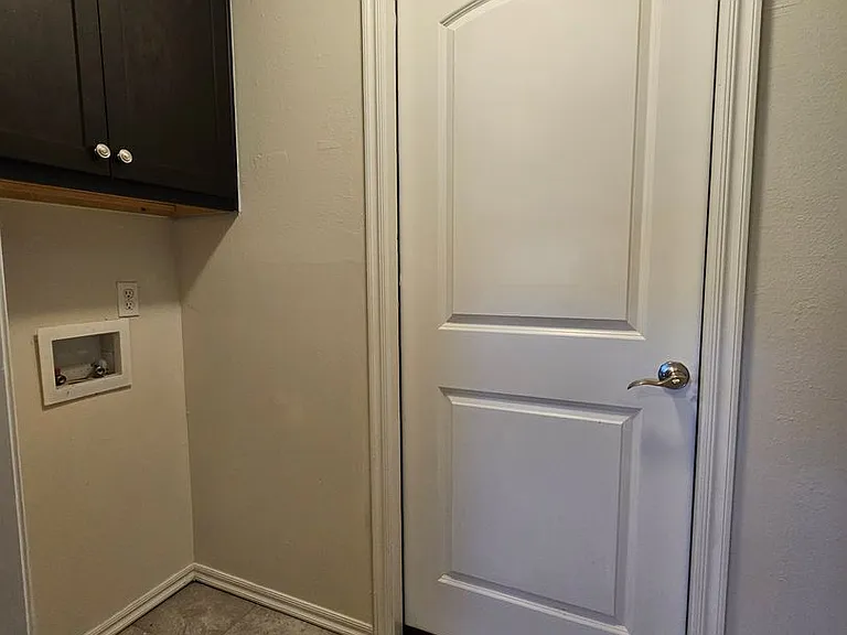 1345 Columbia Cir — Photo 8