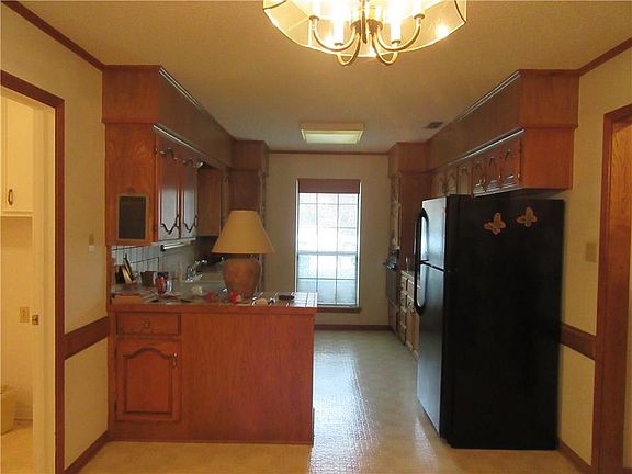 5th image of 2126 Crestline Dr