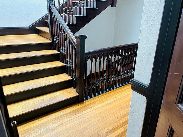 2nd image of 18 Amory St #2