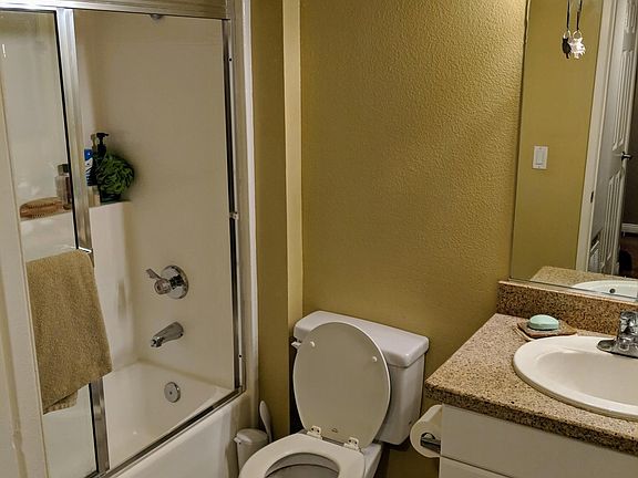 4th image of 5510 Owensmouth Ave APT 304