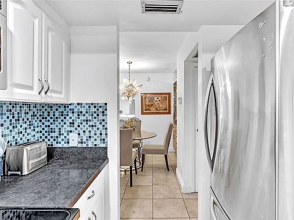 4th image of 20500 W Country Club Dr APT 507