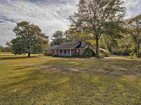 1241 Longtown Rd, Lugoff, SC 29078
