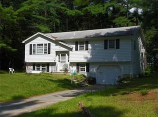 14 Spruce St, Townsend, MA 01469