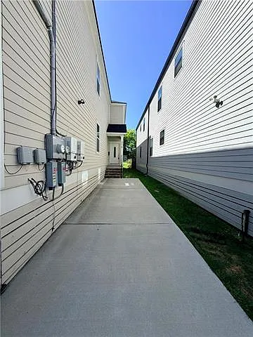 Building Photo - 315 N Miro St