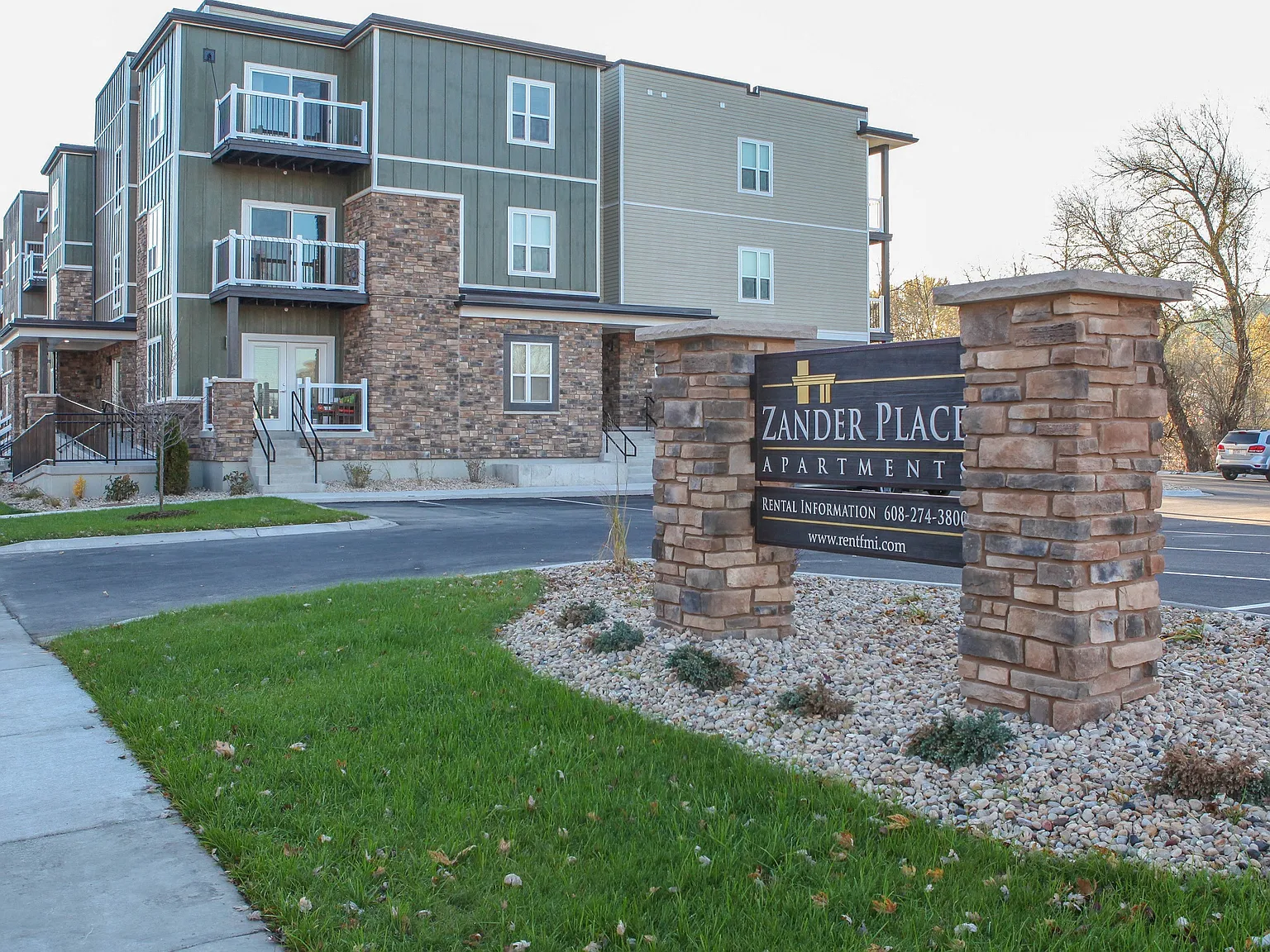 Zander Place — Photo 1
