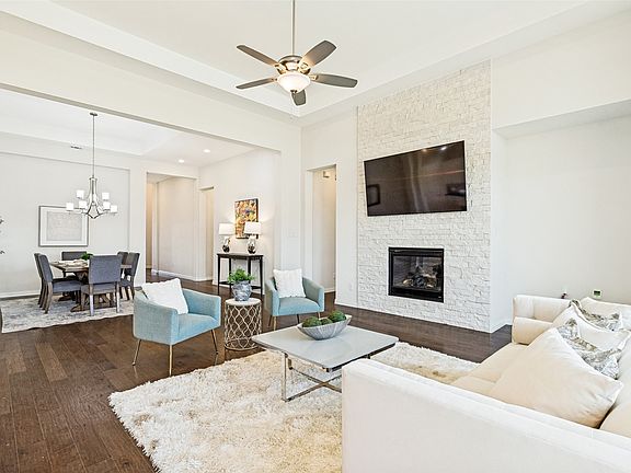 4th image of 2921 Renmuir Dr