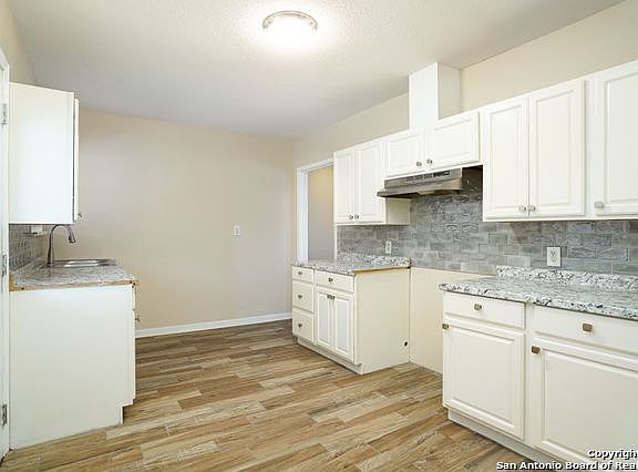 5th image of 2439 W MISTLETOE AVE