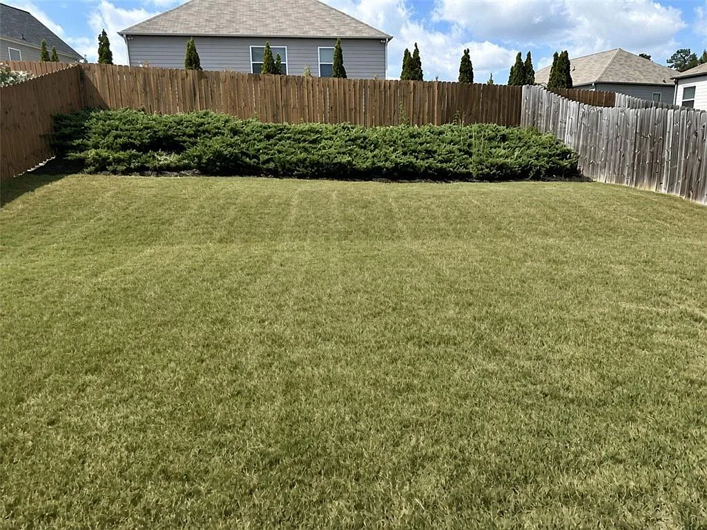 4 bed, 3.0 bath, 2930 sqft, $3,000 — Photo 3