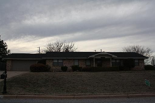 2nd image of 120 W Quail Dr