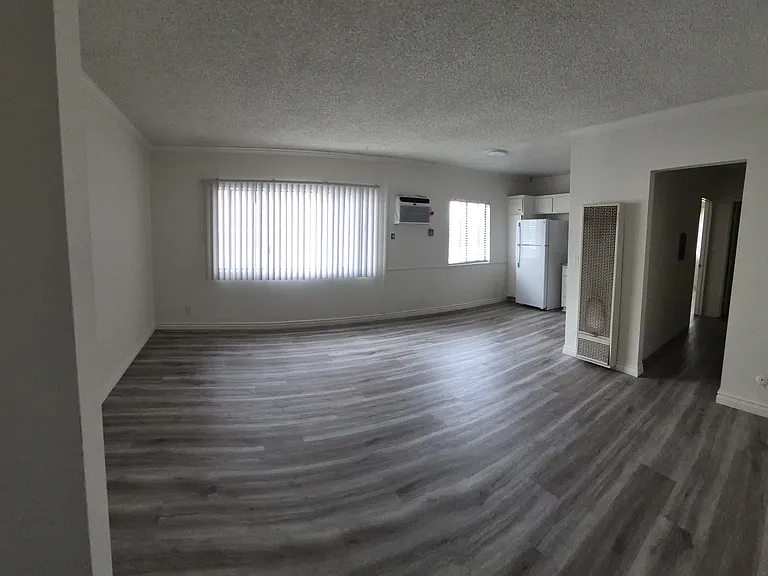 5545 Lindley Ave #10 — Photo 1